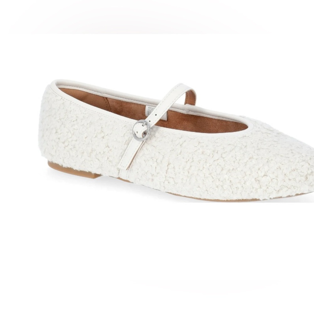 NWT No Boundaries Mary Jane Flats Faux Shearling White Size 11 Buckle Strap